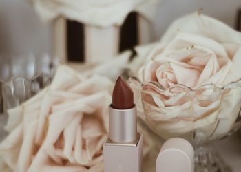 a white flower in a vase